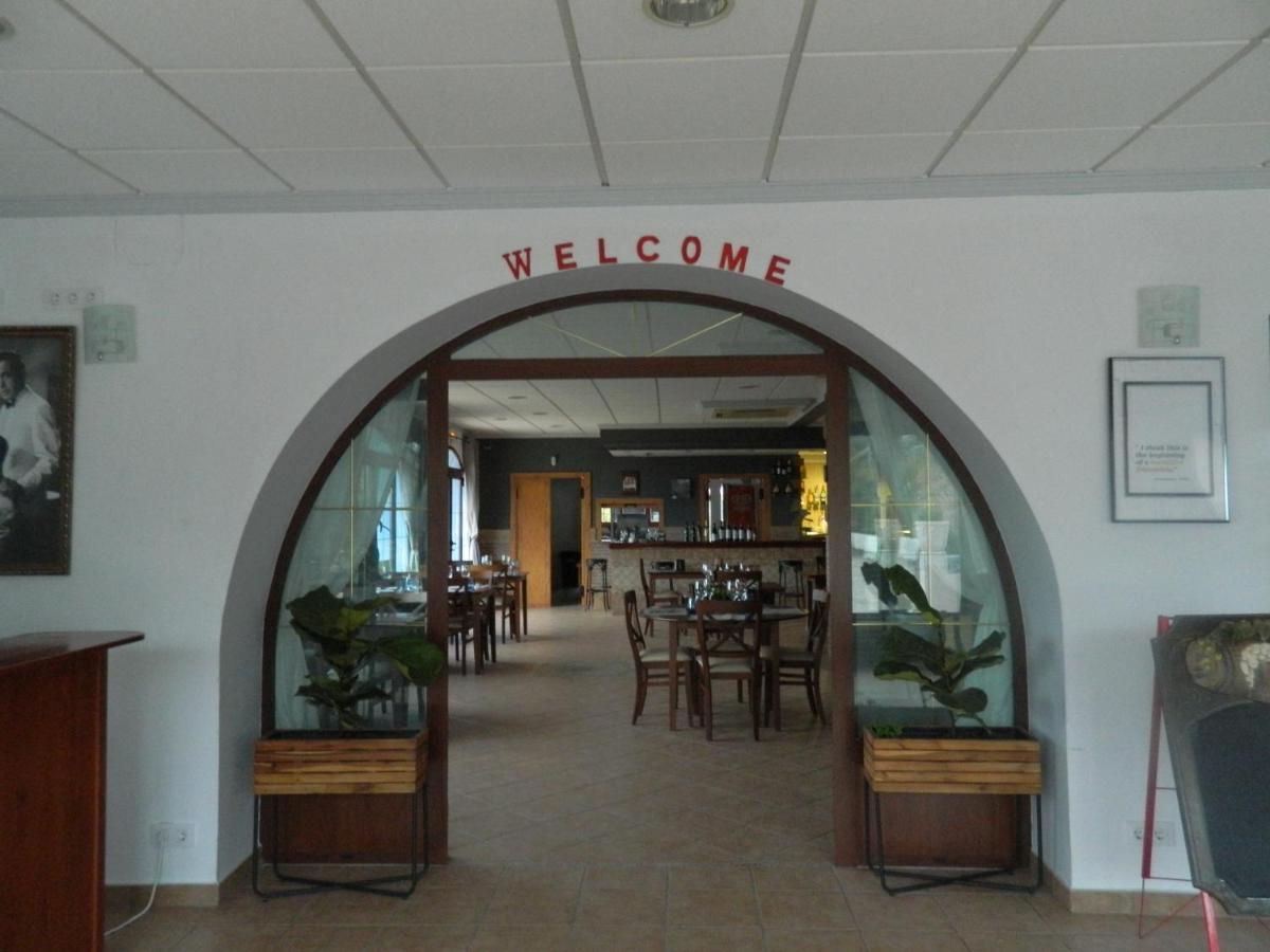 בניסה Hotel Restaurant Baladrar מראה חיצוני תמונה