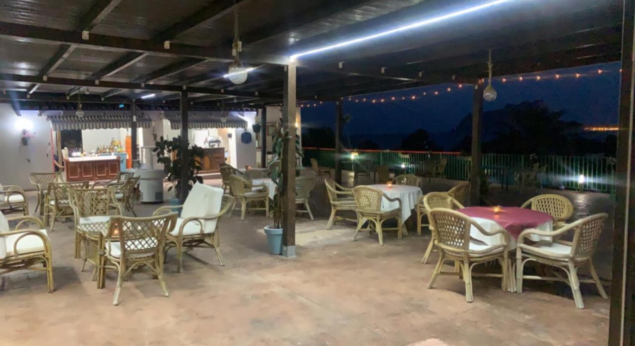 בניסה Hotel Restaurant Baladrar מראה חיצוני תמונה